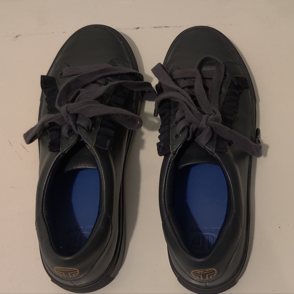 TORY BURCH RUFFLE SNEAKER   SIZE 6.5